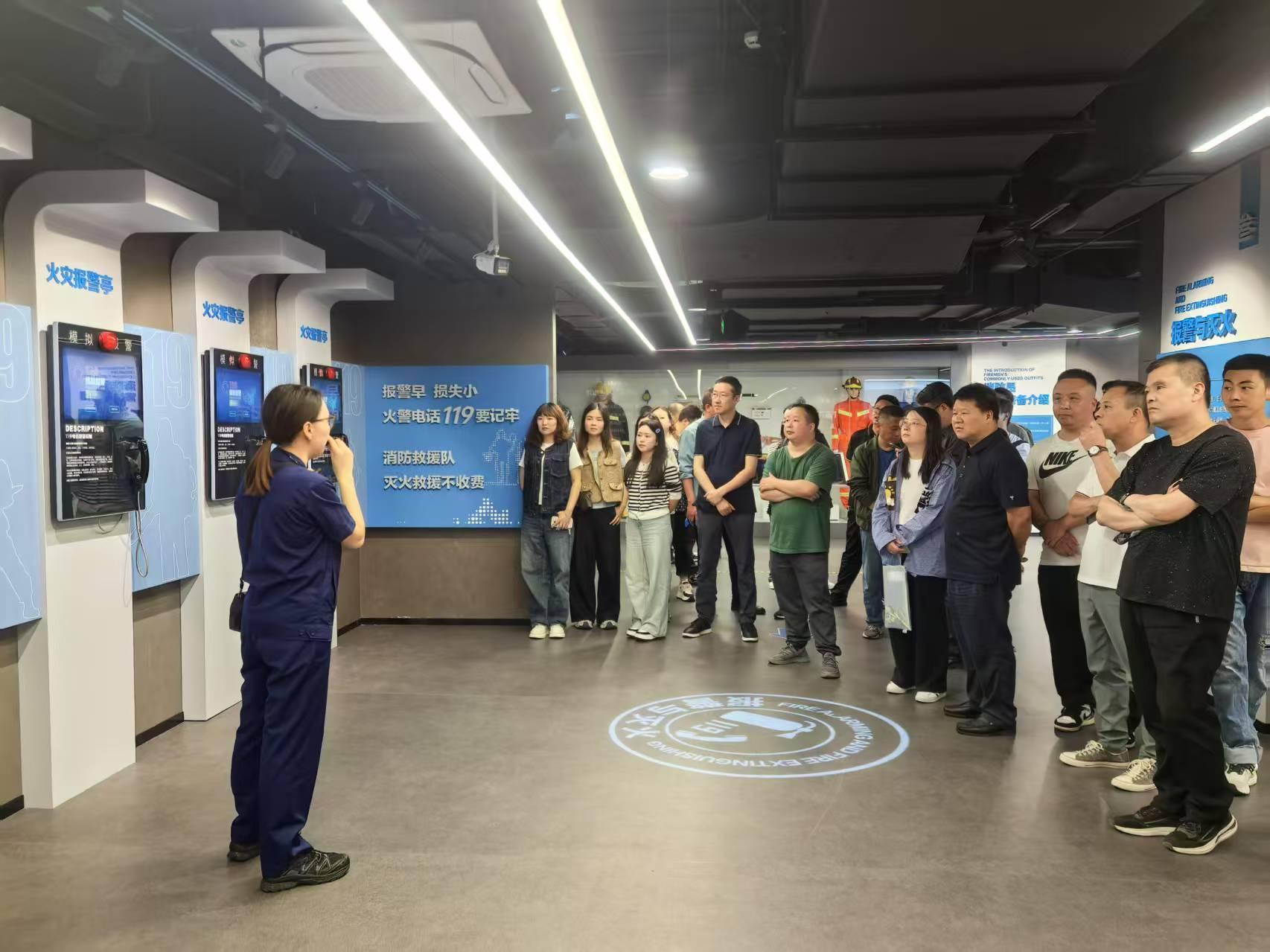 0e2e76eb-5e06-4f3f-8e2d-890ab2bc2812.jpg 0e2e76eb-5e06-4f3f-8e2d-890ab2bc2812.jpg